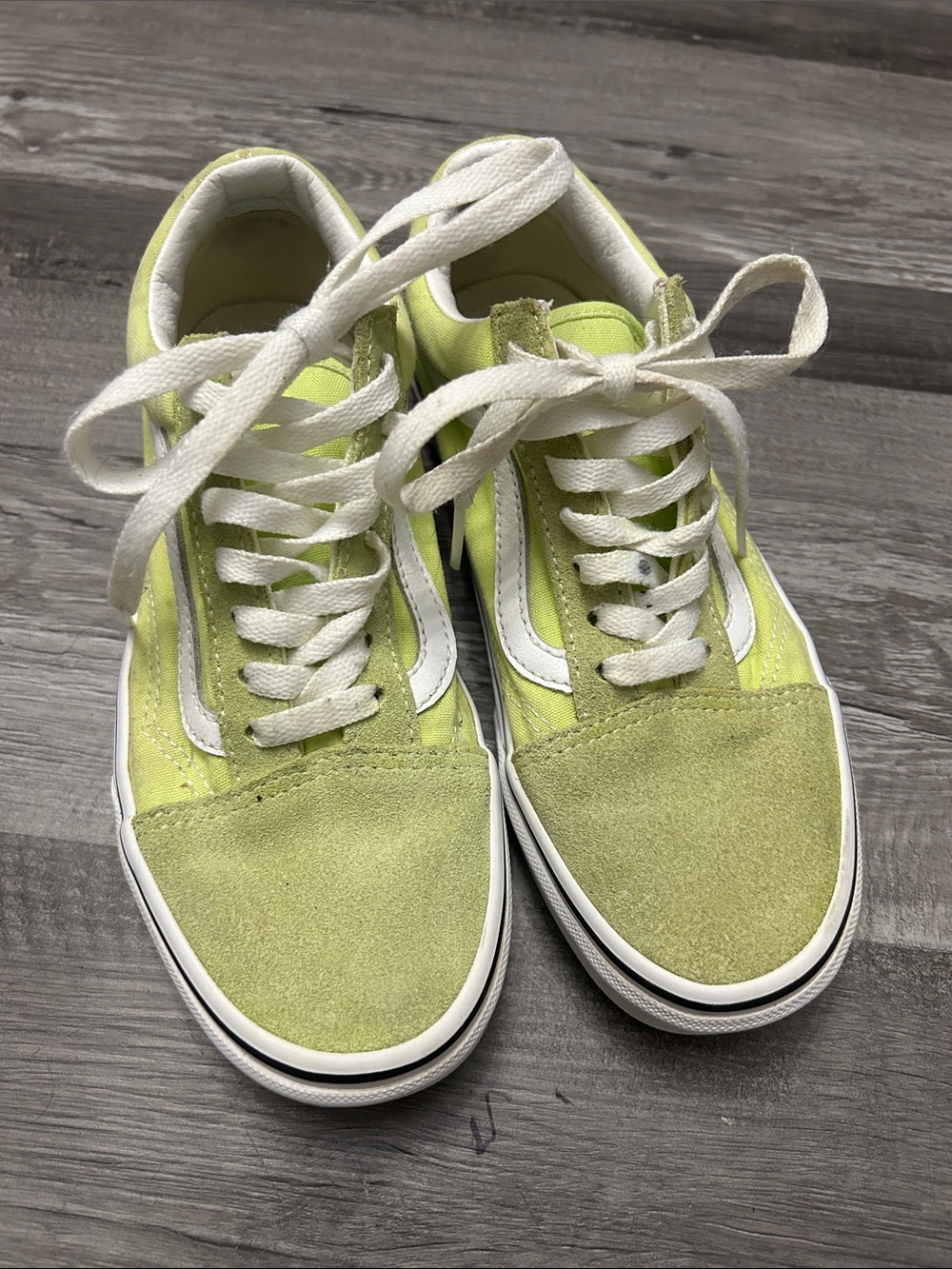 Vans Low-Top Sneakers in Lime Green and White